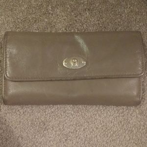 Etienne aigner wallet tan